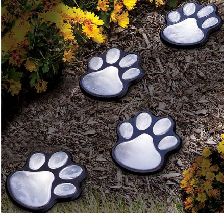 Solar Paw Garden Light
